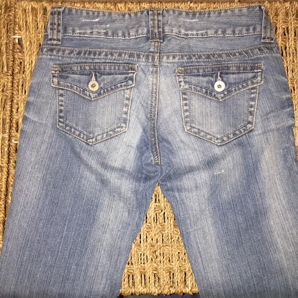 Guess - Picture 6 of 8